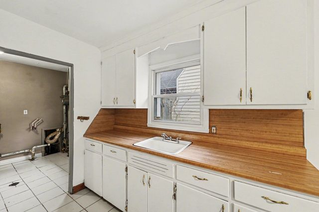 6822 N Lafayette Street, Dearborn Heights, MI 48127