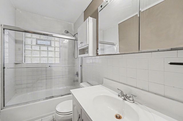 6822 N Lafayette Street, Dearborn Heights, MI 48127