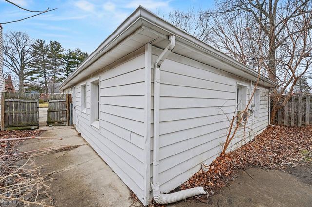 6822 N Lafayette Street, Dearborn Heights, MI 48127