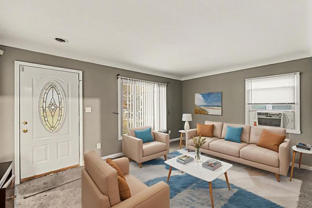 6822 N Lafayette Street, Dearborn Heights, MI 48127