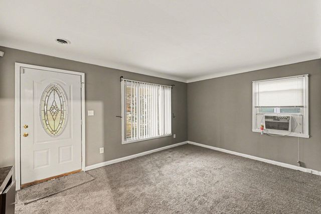 6822 N Lafayette Street, Dearborn Heights, MI 48127