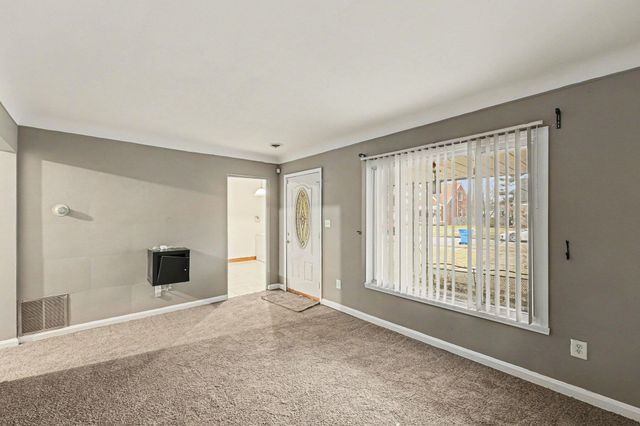 6822 N Lafayette Street, Dearborn Heights, MI 48127