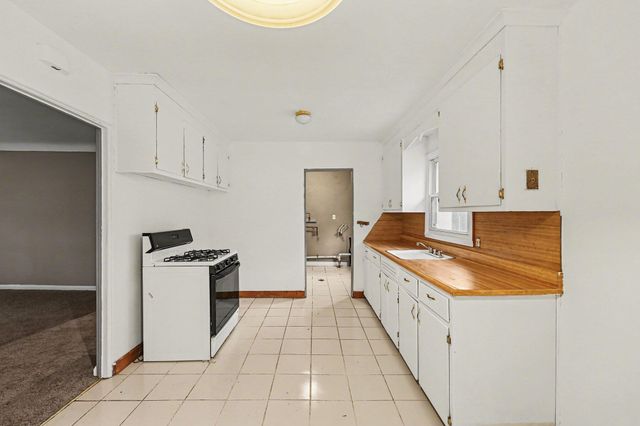 6822 N Lafayette Street, Dearborn Heights, MI 48127