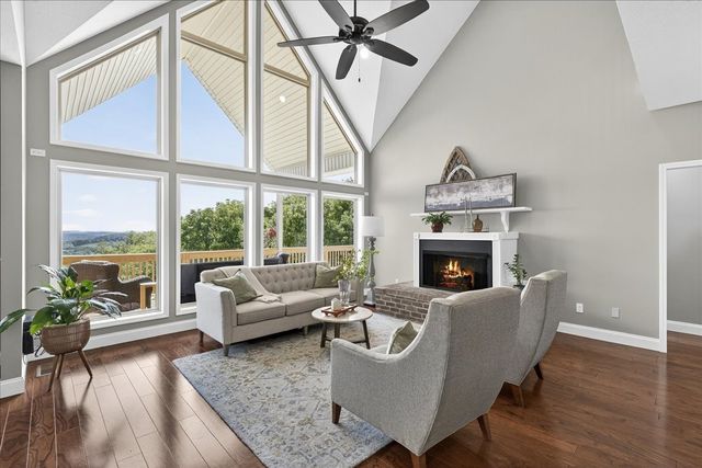 1250 Ed Seay Gregory Ln, Hartsville, TN 37074