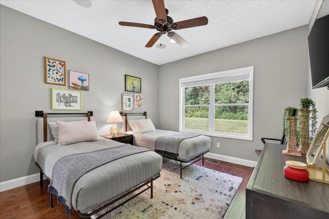 1250 Ed Seay Gregory Ln, Hartsville, TN 37074