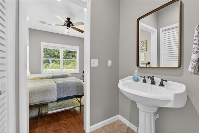 1250 Ed Seay Gregory Ln, Hartsville, TN 37074