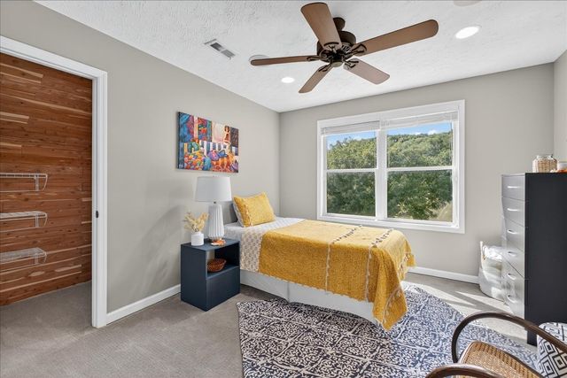 1250 Ed Seay Gregory Ln, Hartsville, TN 37074