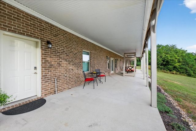 1250 Ed Seay Gregory Ln, Hartsville, TN 37074