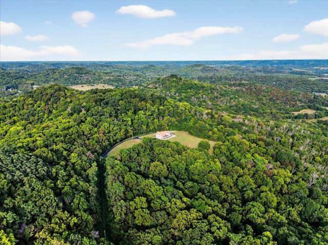 1250 Ed Seay Gregory Ln, Hartsville, TN 37074