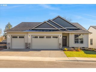 415 S Cedar St, Yamhill, OR 97148