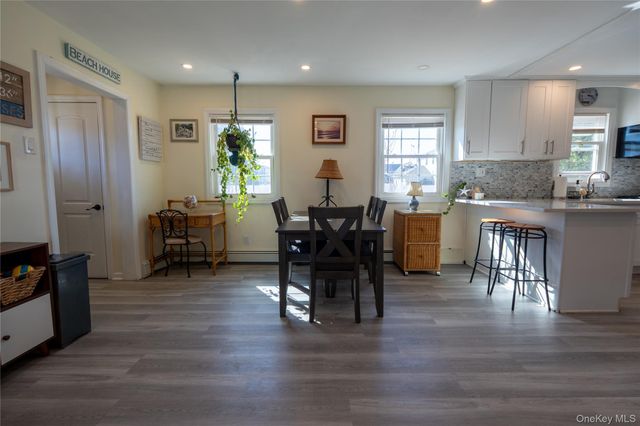 27 E Lincoln Avenue, Massapequa, NY 11758