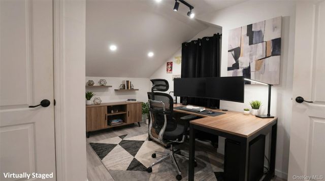 27 E Lincoln Avenue, Massapequa, NY 11758