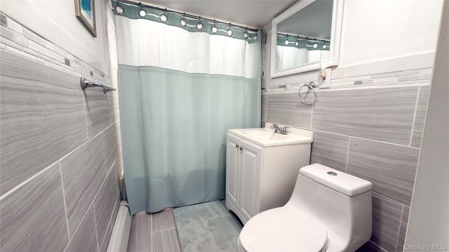 27 E Lincoln Avenue, Massapequa, NY 11758