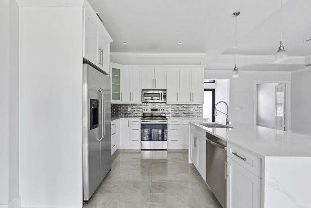 1412 22nd Avenue NE, Naples, FL 34120