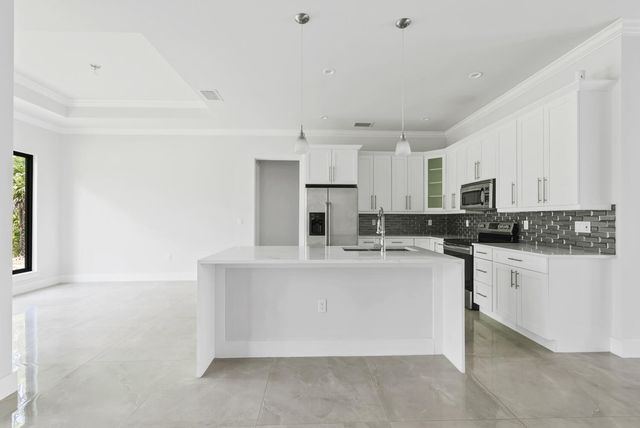 1412 22nd Avenue NE, Naples, FL 34120