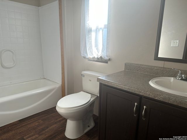 5983 State Highway 16 S Unit B, Bandera, TX 78003