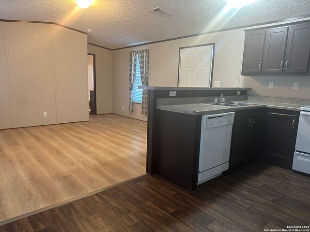 5983 State Highway 16 S Unit B, Bandera, TX 78003