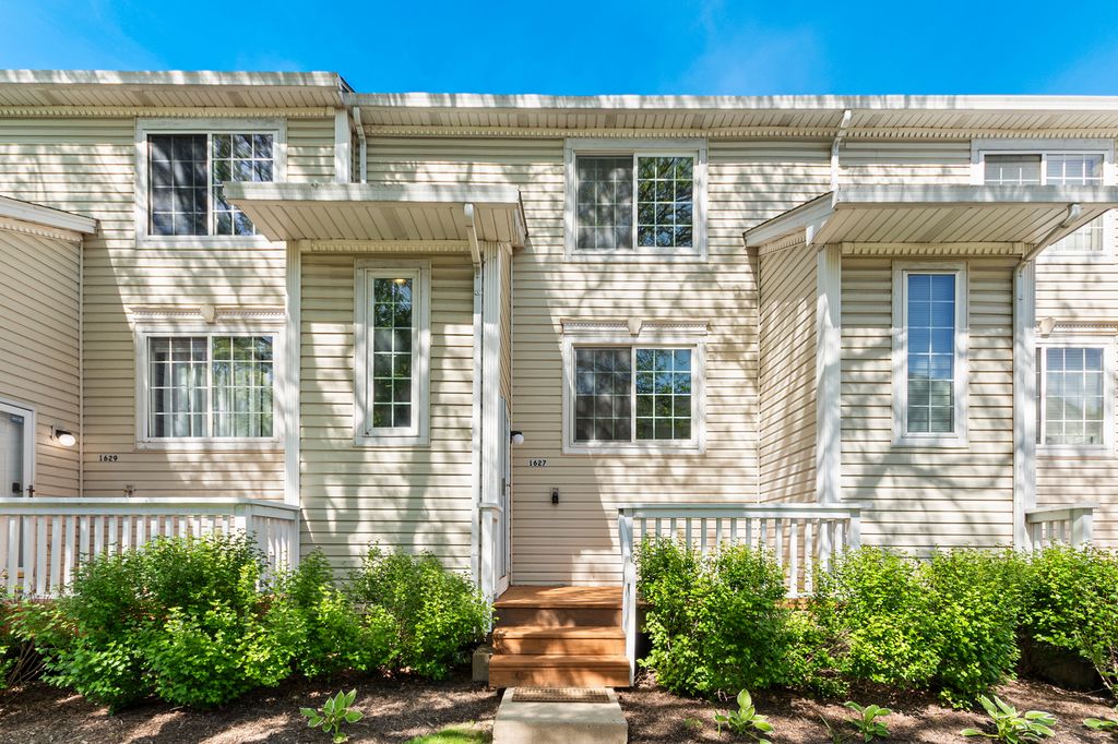 1627 Liberty Street 1627, Hanover Park, IL 60133