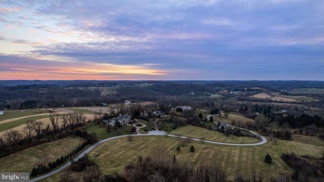 1335 CAROLANNES WAY, West Chester, PA 19382