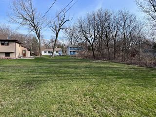 809 Menominee Drive, Lake In The Hills, IL 60156