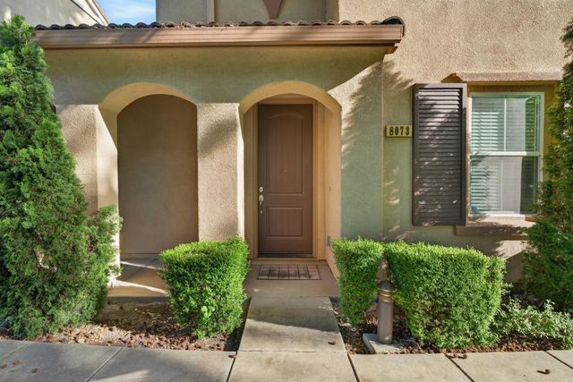 8073 Lido Isle Ln, Sacramento, CA 95831