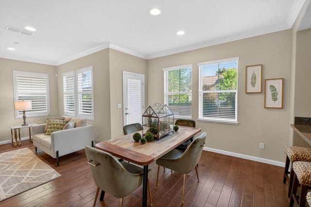 8073 Lido Isle Ln, Sacramento, CA 95831