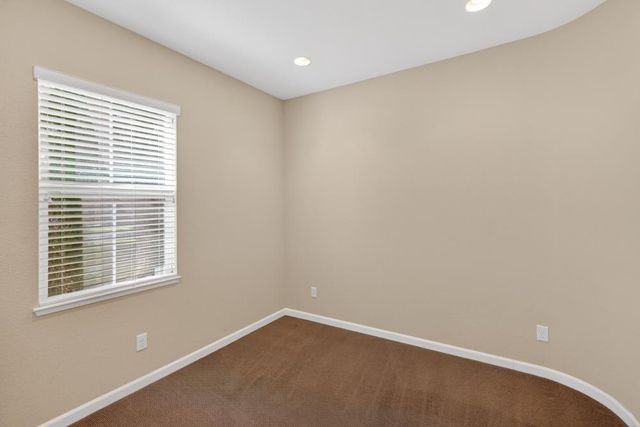 8073 Lido Isle Ln, Sacramento, CA 95831