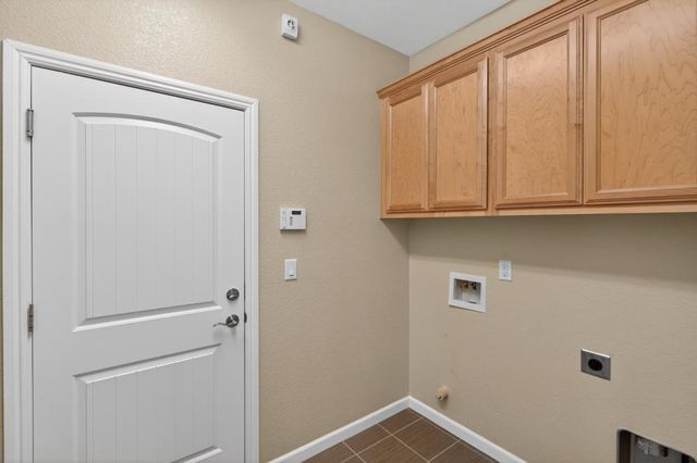 8073 Lido Isle Ln, Sacramento, CA 95831