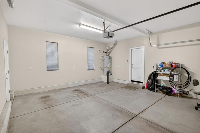 8073 Lido Isle Ln, Sacramento, CA 95831