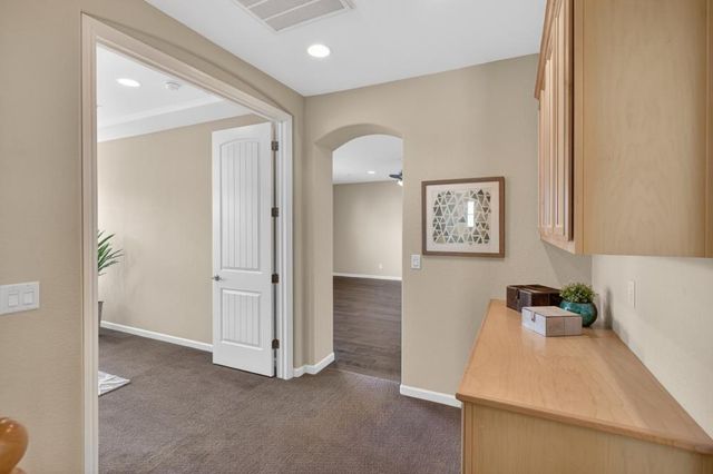 8073 Lido Isle Ln, Sacramento, CA 95831