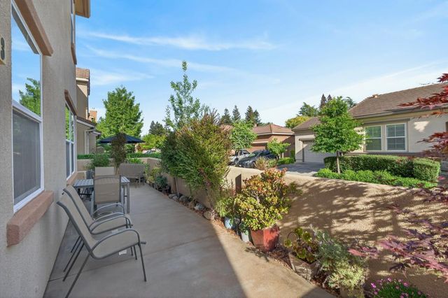 8073 Lido Isle Ln, Sacramento, CA 95831