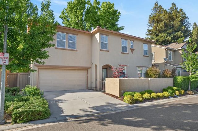 8073 Lido Isle Ln, Sacramento, CA 95831