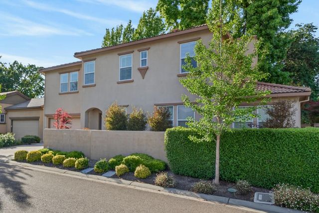 8073 Lido Isle Ln, Sacramento, CA 95831