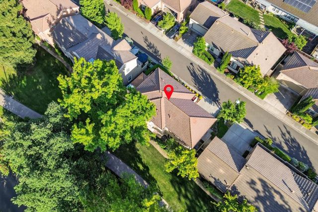 8073 Lido Isle Ln, Sacramento, CA 95831