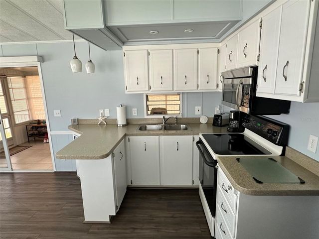 54 CROWN POINT DRIVE, Nokomis, FL 34275