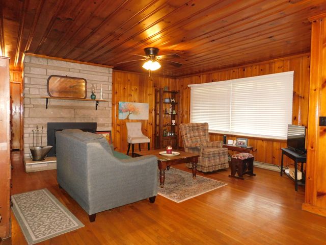 116 Wolf Hollow Road, Baxter, KY 40806