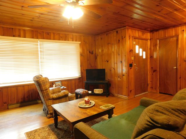 116 Wolf Hollow Road, Baxter, KY 40806