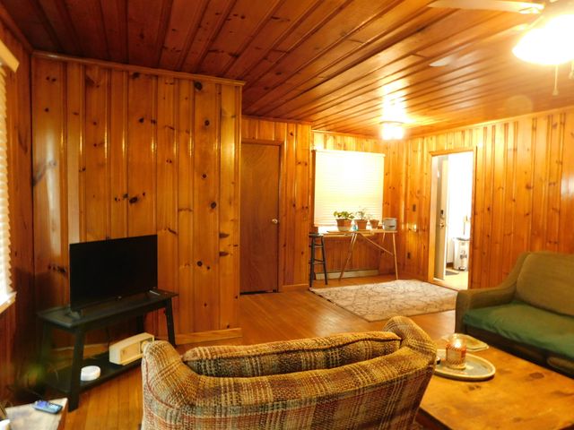 116 Wolf Hollow Road, Baxter, KY 40806