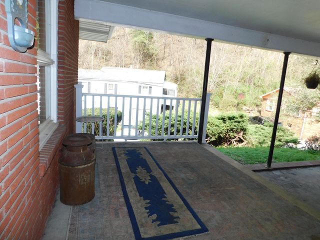 116 Wolf Hollow Road, Baxter, KY 40806