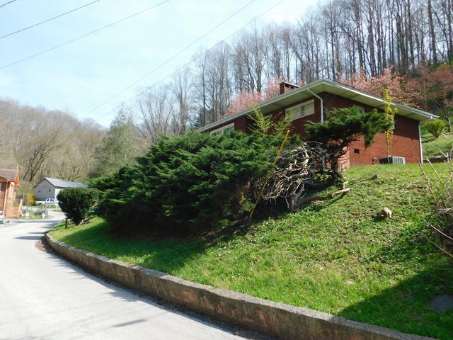 116 Wolf Hollow Road, Baxter, KY 40806