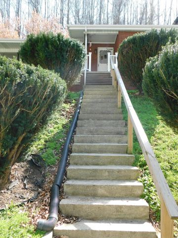 116 Wolf Hollow Road, Baxter, KY 40806