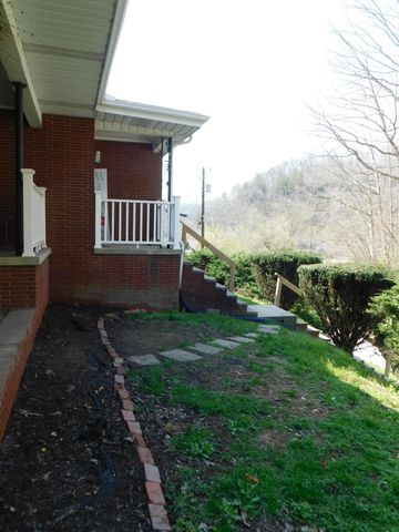 116 Wolf Hollow Road, Baxter, KY 40806