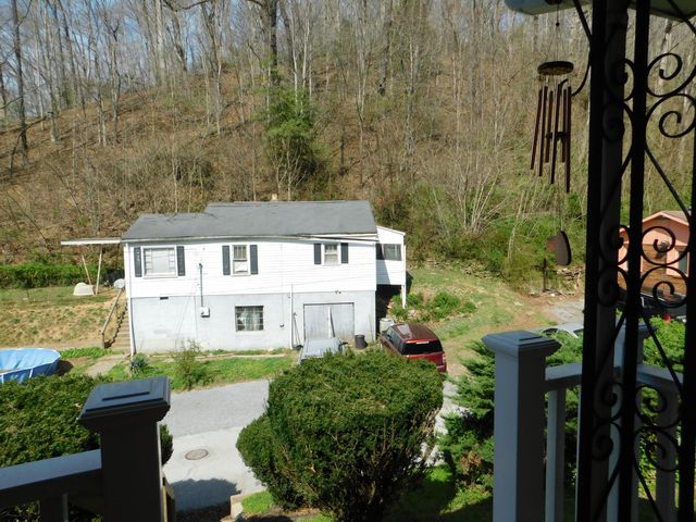 116 Wolf Hollow Road, Baxter, KY 40806