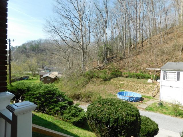 116 Wolf Hollow Road, Baxter, KY 40806