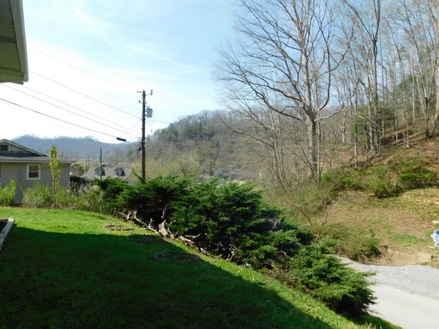 116 Wolf Hollow Road, Baxter, KY 40806