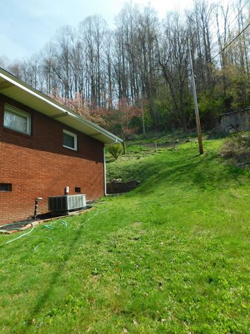116 Wolf Hollow Road, Baxter, KY 40806