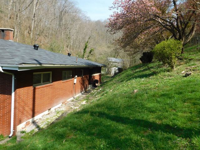 116 Wolf Hollow Road, Baxter, KY 40806