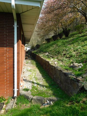 116 Wolf Hollow Road, Baxter, KY 40806