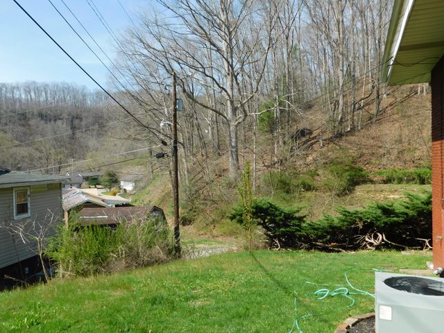 116 Wolf Hollow Road, Baxter, KY 40806