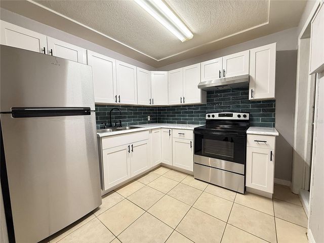 3022 W WALNUT STREET, Tampa, FL 33607